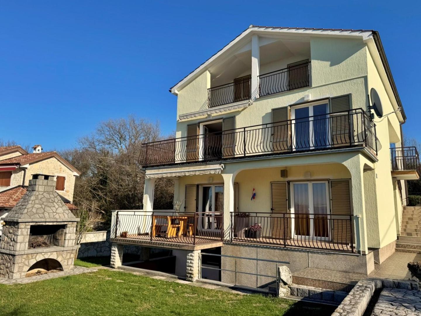 Apartments Pavle Malinska Exterior foto